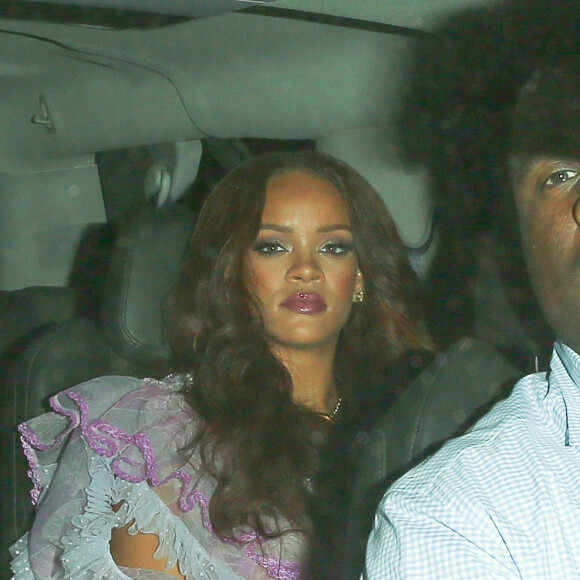 Rihanna arrive à l'after-party des Grammy Awards qu'elle a organisée au OAK Nightclub à West Hollywood, Los Angeles, le 12 février 2017.