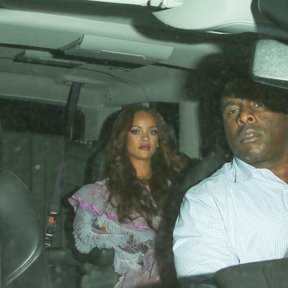 Rihanna arrive à l'after-party des Grammy Awards qu'elle a organisée au OAK Nightclub à West Hollywood, Los Angeles, le 12 février 2017.