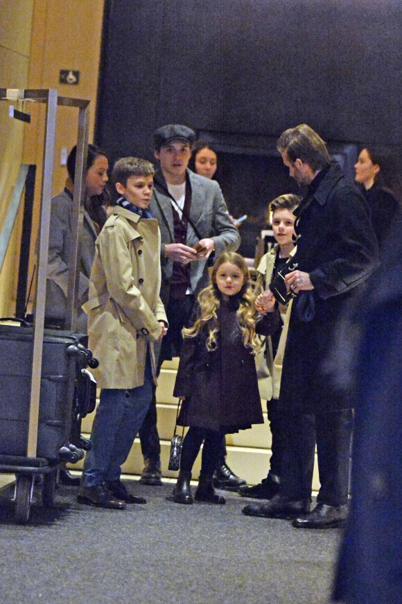 David Beckham sortant de son hôtel avec ses enfants Brooklyn, Romeo, Cruz et Harper, à New York le 12 février 2017