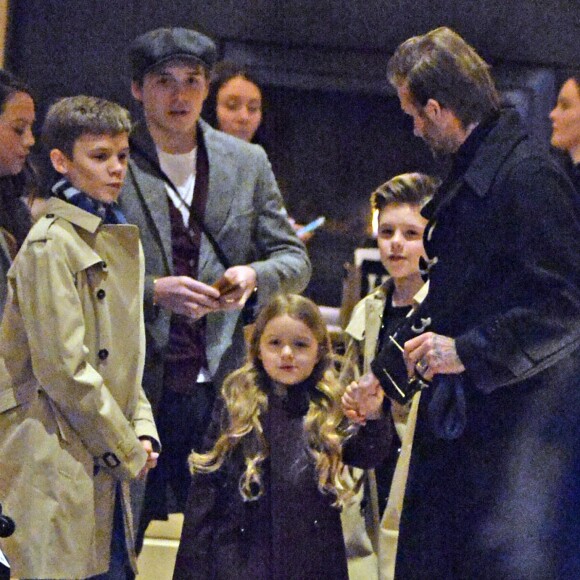 David Beckham sortant de son hôtel avec ses enfants Brooklyn, Romeo, Cruz et Harper, à New York le 12 février 2017