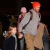 David et Victoria Beckham arrivant à l'aéroport de JFK avec leurs quatre enfants le 12 février 2017