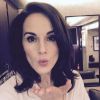 Michelle Dockery a posté ce selfie pour la Saint Valentin afin de soutenir l'association Standup2 cancer, le 14 février 2017 sur Instagram.