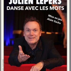 Julien Lepers sur scène dans "Danse avec les mots" au théâtre Les Feux de la Rampe à Paris. Le 22 janvier 2017