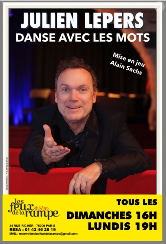 Julien Lepers sur scène dans "Danse avec les mots" au théâtre Les Feux de la Rampe à Paris. Le 22 janvier 2017