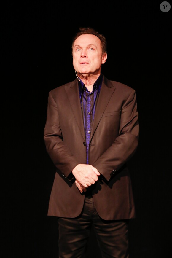 Exclusif - Julien Lepers sur scène dans "Danse avec les mots" au théâtre Les Feux de la Rampe à Paris. Le 22 janvier 2017 © Philippe Doignon / Bestimage