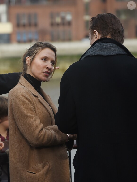 Liam Neeson sur le tournage de la suite de Love Actually pour le Comedy Relief and Red Nose Day à Londres le 16 février 2017.