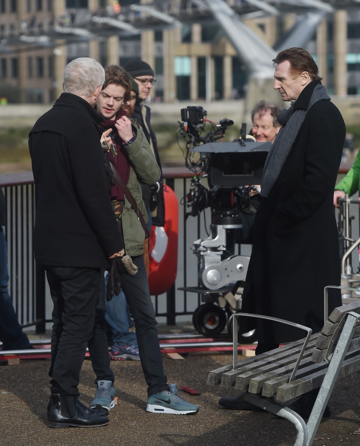 Photo : Richard Curtis, Thomas Brodie-Sangster, Liam Neeson sur le