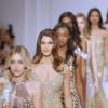 Iris Mittenaere (Miss Univers) défile pour Sherri Hill lors de la Fashion Week à New York, le 13 février 2017. Elle défile pour la première fois depuis son élection.