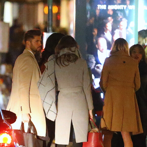 Exclusif - Iris Mittenaere (Miss Univers) et son compagnon Matthieu rentrent chez eux après le défilé Sherri Hill lors de la fashion week à New York, le 13 février 2017.