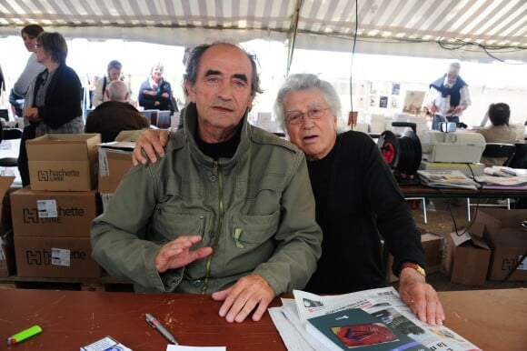 Maurice Vander and Richard Borhinger lors du salon du livre de Montmorillon, le 11 juin 2011.