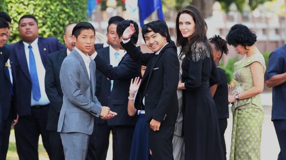 Angelina Jolie : Rayonnante, elle réapparaît au Cambodge avec ses six enfants