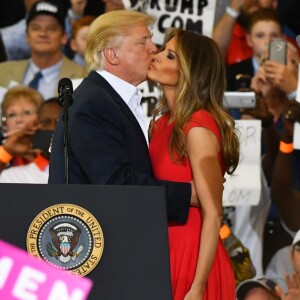 Donald et Melania Trump lors d'un grand rassemblement organisé à Melbourne, en Floride, le 18 février 2017