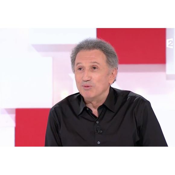 Michel Drucker dans "Vivement la télé", le 19 février 2017 sur France 2.