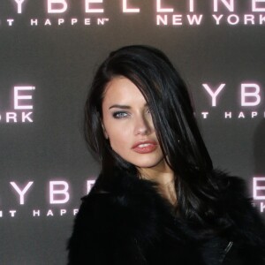 Adriana Lima - Soirée Maybelline "Bring on the Night" au The Scotch of St. James à Londres le 18 février 2017.