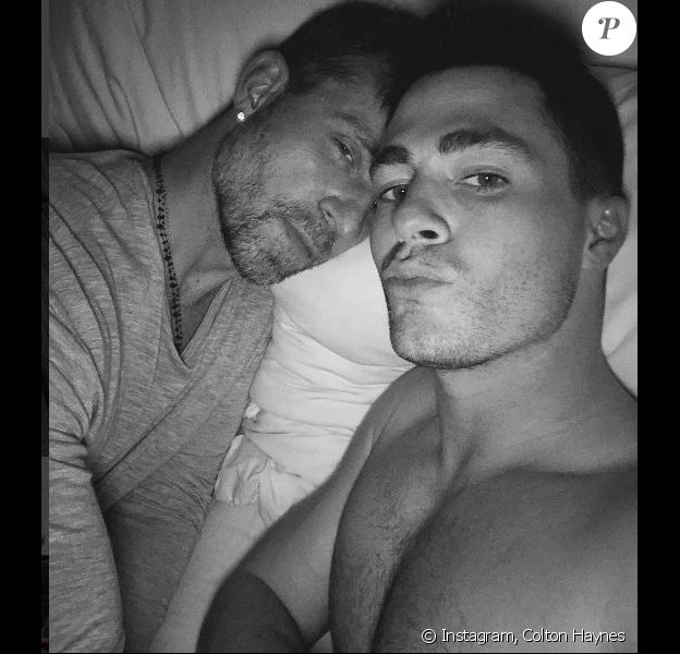 Colton Haynes et Jeff Leatham posent en mode selfie sur Instagram, le 19 février 2017
