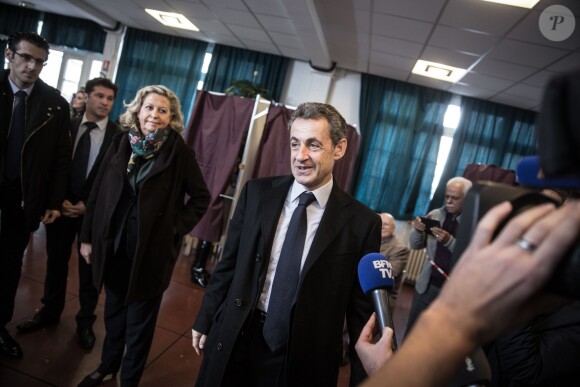 Nicolas Sarkozy vote pour les primaires de la droite et du centre dans une école du 16ème arrondissement de Paris le 20 novembre 2016. © Hamilton / Pool / Bestimage