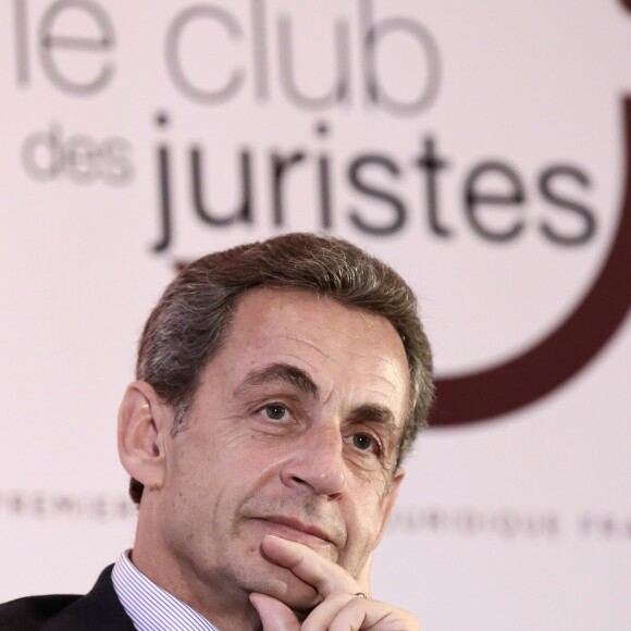 Nicolas Sarkozy participe à une rencontre-débat organisée par le Club des Juristes sur le thème "Réformer l'état et la justice" à Paris, le 17 novembre 2016. © Stéphane Lemouton/Bestimage