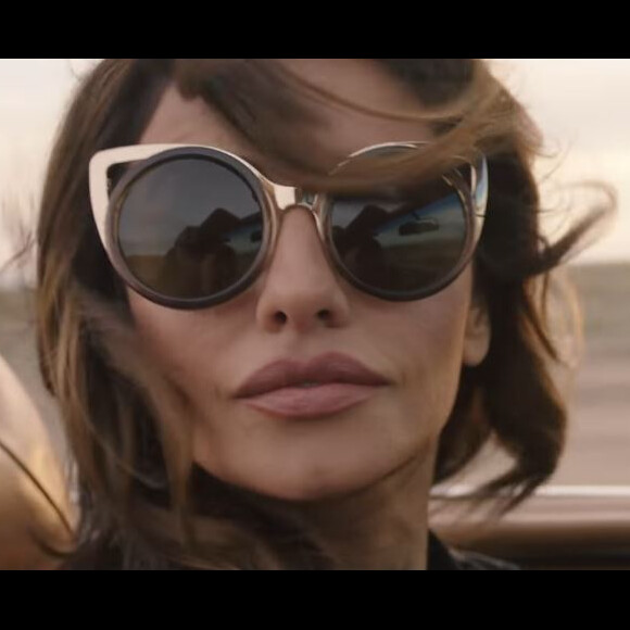 Monica Cruz dans le clip de Cloud 9 de Jamiroquai.