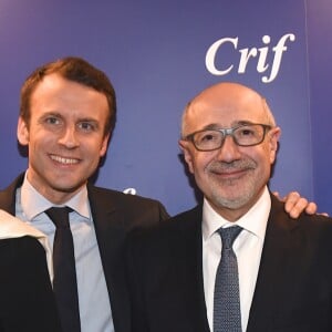 Emmanuel Macron (candidat du mouvement ''En marche !'' à l'élection présidentielle 2017) avec sa femme Brigitte (Trogneux), Francis Kalifat (Président du Crif) et sa compagne au 32ème dîner annuel du Conseil représentatif des institutions juives de France (Crif) à l'hôtel Pullman Paris Montparnasse à Paris, le 22 février 2017. © Erez Lichrfeld/Bestimage