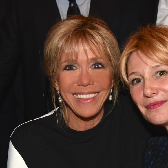 Brigitte Macron (Trogneux) et Maïtena Biraben au 32ème dîner annuel du Conseil représentatif des institutions juives de France (Crif) à l'hôtel Pullman Paris Montparnasse à Paris, le 22 février 2017. © Erez Lichrfeld/Bestimage