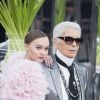 Lily-Rose Depp et Karl Lagerfeld au 2e défilé de mode Haute-Couture printemps-été 2017 "Chanel" au Grand Palais à Paris le 24 janvier 2017. © Olivier Borde / Bestimage
