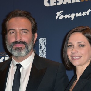 Jean Dujardin et sa compagne Nathalie Péchalat - Photocall du dîner de la 42e cérémonie des César au Fouquet's à Paris. Le 24 février 2017 © Giancarlo Gorassini / Bestimage