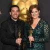 Caroline Waterlow et Ezra Edelman (Oscar du meilleur film documentaire pour "O.J.: Made in America") - Pressroom de la 89ème cérémonie des Oscars au Hollywood & Highland Center à Hollywood, le 26 février 2017.