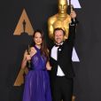 Joanna Natasegara et Orlando von Einsiedel (Ocar du meilleur court-métrage documentaire pour le film "The White Helmets) - Pressroom de la 89ème cérémonie des Oscars au Hollywood &amp; Highland Center à Hollywood, le 26 février 2017