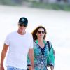 Cindy Crawford et son mari Rande Gerber se promènent sur la plage à Saint-Barthélemy, le 20 février 2016.