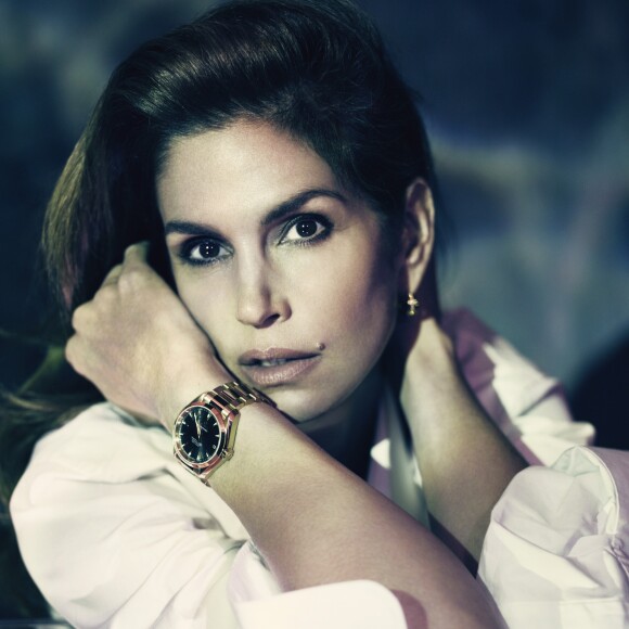Cindy Crawford, ambassadrice de la marque de montre Omega depuis 20 ans pose pour une nouvelle campagne le 10 décembre 2015 à New York.