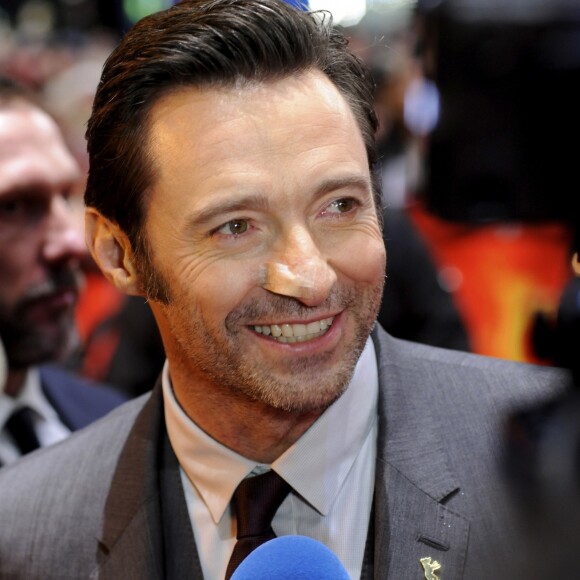 Hugh Jackman (un pansement sur le nez à la suite d'une cinquième opération de son cancer de la peau) lors de la première mondiale de "Logan" au 67ème festival du film de Berlin le 17 février 2017.