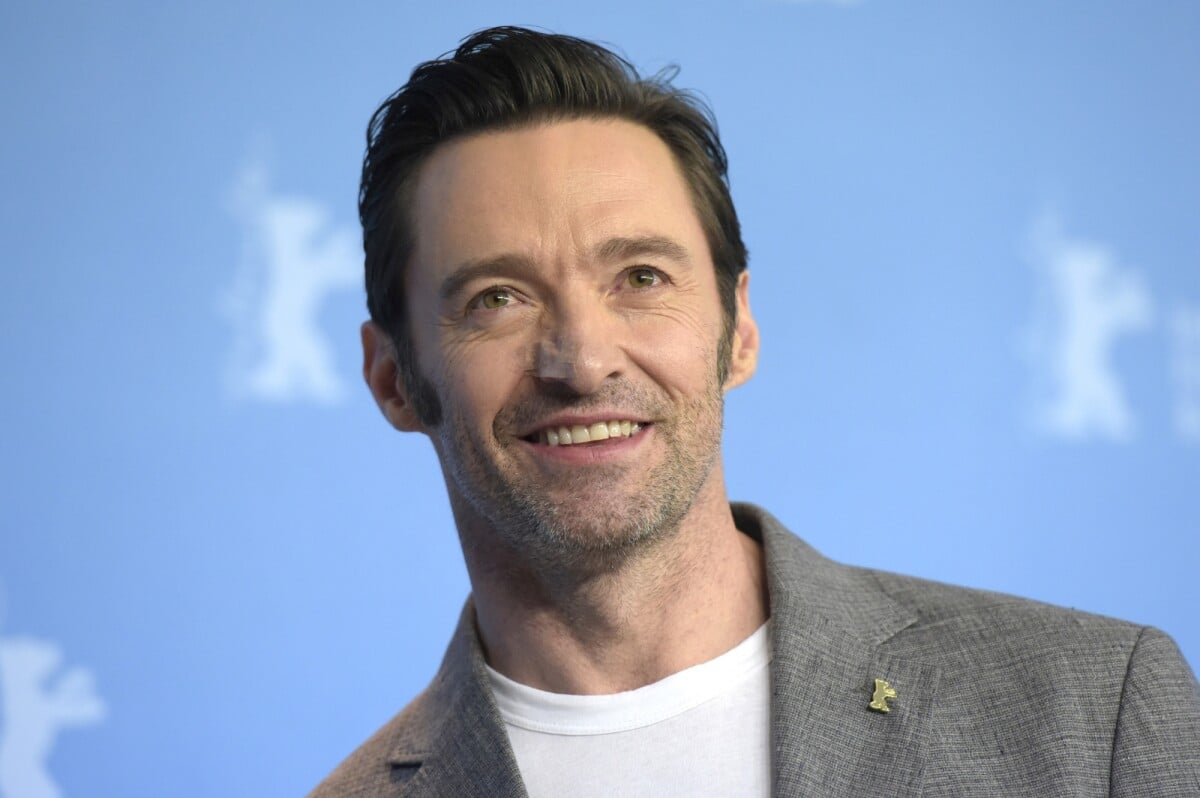 Photo Hugh Jackman (un pansement sur le nez à la suite d'une cinquième opération de son cancer Photo Hugh Jackman (un pansement sur le nez à la suite d'une cinquième opération de son cancer