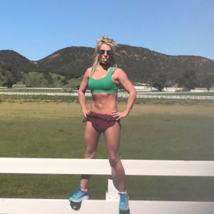 Britney Spears dévoile son corps tonique et musclé sur Instagram le 1er mars 2017