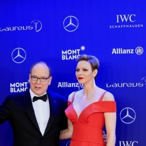 La princesse Charlene de Monaco au bras du prince Albert II lors de la cérémonie des Laureus World Sports Awards à Monaco le 14 février 2017.