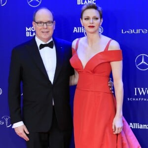 La princesse Charlene de Monaco au bras du prince Albert II lors de la cérémonie des Laureus World Sports Awards à Monaco le 14 février 2017.