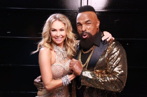 Mister T au casting de la 24e saison de "Dancing Withe The Stars". L'acteur pose avec sa partenaire, Kym Johnson.