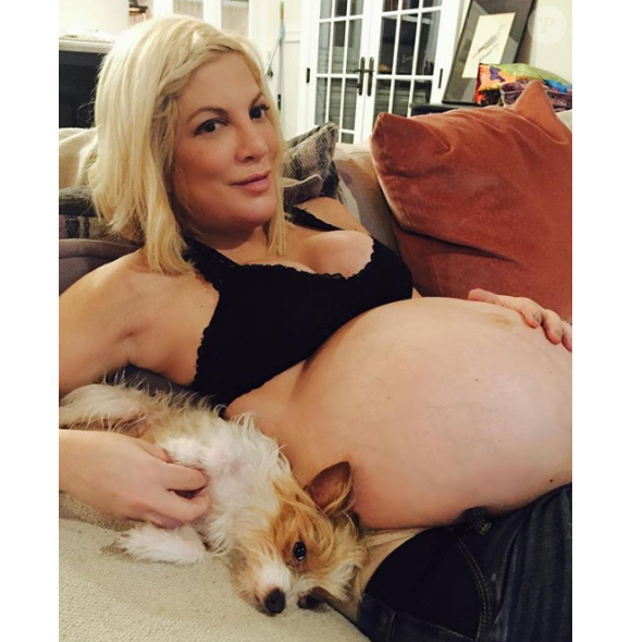 Tori Spelling enceinte, à moins d'un mois de son accouchement. 5 février 2017.