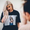 Kylie Jenner les fesses à l'air pour un nouveau Tee-shirt très sexy de sa collection disponible en ligne. Photo publiée sur Instagram le 2 mars 2017