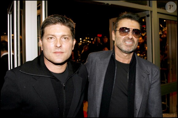 George Michael et Kenny Goss à une exposition de photo à Saville, le 23 avril 2008