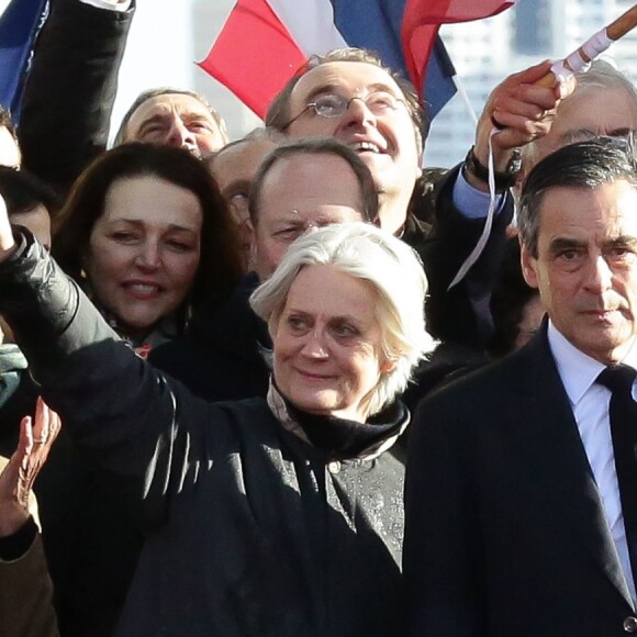 Marie Fillon, François Fillon et sa femme Penelope - Rassemblement de soutien à François Fillon, candidat du parti Les Républicains à la présidentielle, Place du trocadéro à Paris le 5 mars 2017. © Stéphane Lemouton/Bestimage