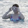 Exclusif - Caroline Kennedy se baigne lors de vacances à Saint-Barthélemy le 22 février 2017.