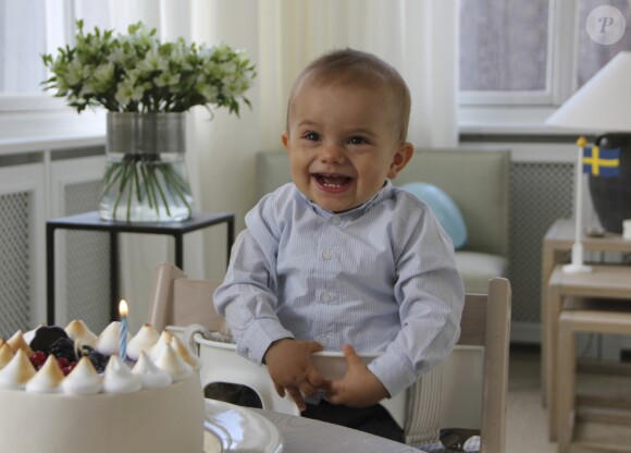 Le prince Oscar de Suède, fils de la princesse Victoria et du prince Daniel, photographié à l'occasion de son premier anniversaire, le 2 mars 2017. © Cour royale de Suède