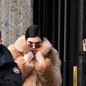 Kendall Jenner à la sortie du défilé Miu Miu à Paris le 7 mars 2017.