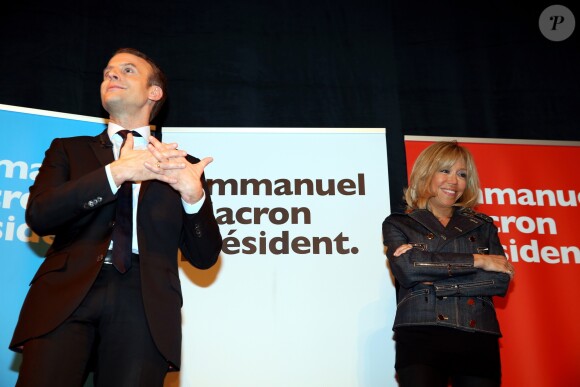 Emmanuel Macron et sa femme Brigitte Macron (Trogneux) - A l'occasion de la journée internationale des femmes, Emmanuel Macron, candidat du mouvement "En Marche!", à l'élection présidentielle, a cloturé un rassemblement organisé par le collectif "Elles Marchent" au théatre Antoine, à Paris, France, le 8 Mars 2017