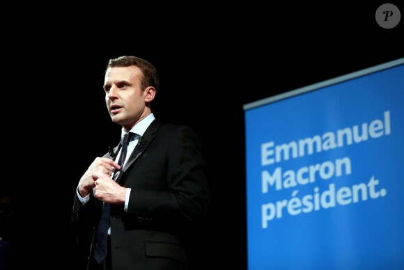 A l'occasion de la journée internationale des femmes, Emmanuel Macron, candidat du mouvement "En Marche!", à l'éléction présidentielle, a cloturé un rassemblement organisé par le collectif "Elles Marchent" au théatre Antoine, à Paris, France, le 8 Mars 2017.