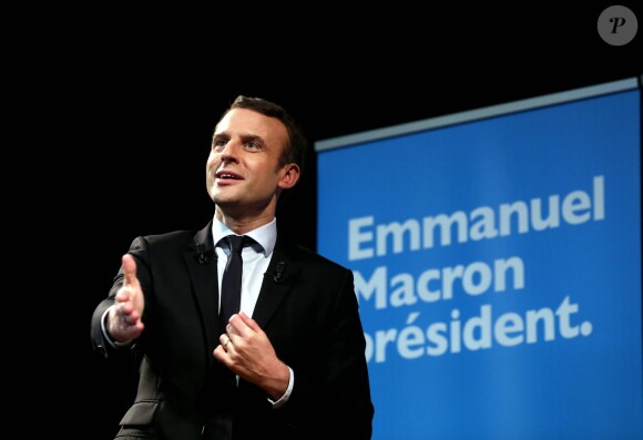 A l'occasion de la journée internationale des femmes, Emmanuel Macron, candidat du mouvement "En Marche!", à l'éléction présidentielle, a cloturé un rassemblement organisé par le collectif "Elles Marchent" au théatre Antoine, à Paris, France, le 8 Mars 2017.