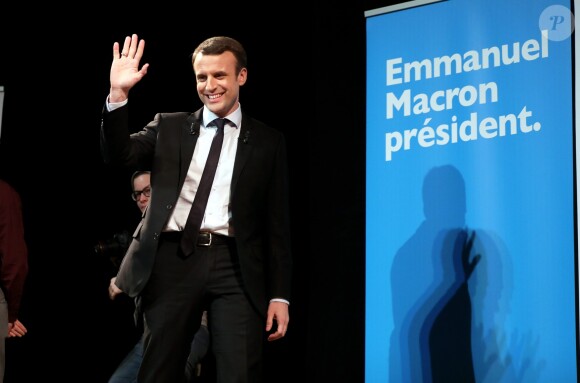 A l'occasion de la journée internationale des femmes, Emmanuel Macron, candidat du mouvement "En Marche!", à l'éléction présidentielle, a cloturé un rassemblement organisé par le collectif "Elles Marchent" au théatre Antoine, à Paris, France, le 8 Mars 2017.