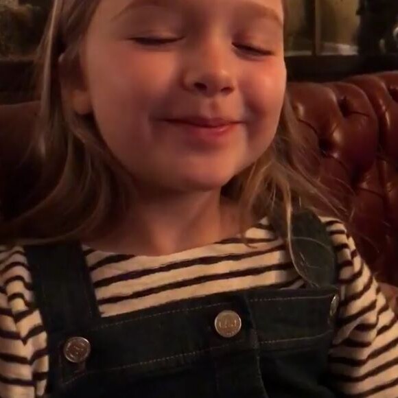 David Beckham partage une vidéo de sa fille Harper à l'occasion de l'anniversaire de Jackie Adams, la maman de Victoria Beckham. Mars 2017.