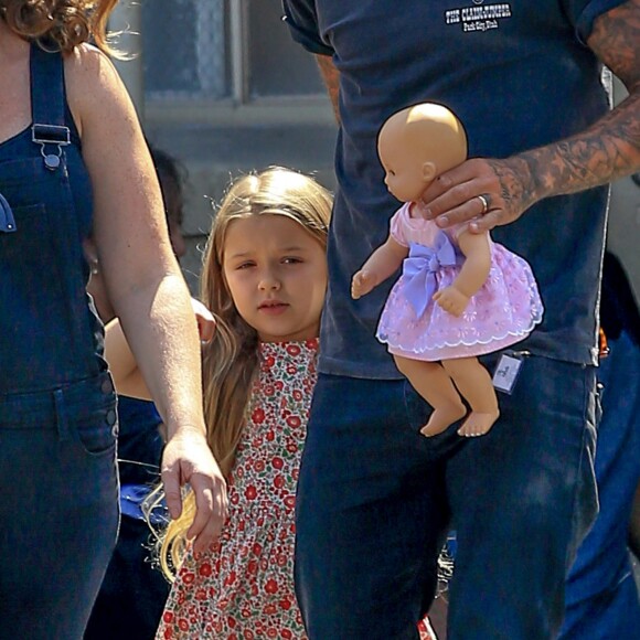 Exclusif - David Beckham et sa fille Harper se promènent à Los Angeles le 5 aout 2016.