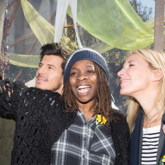 Exclusif - Vincent Niclo, Princess Erika et Agathe Lecaron lors de la 13 ème édition de l'opération "Une Jonquille pour Curie" à Paris, le 14 mars 2017.